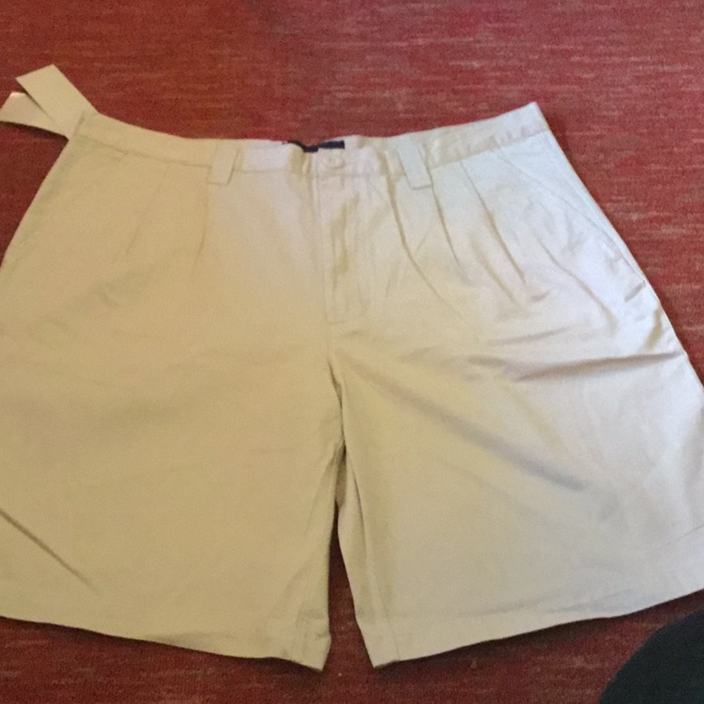 NWT men’s pleated khaki shorts Boxin AOA. JW sz 40